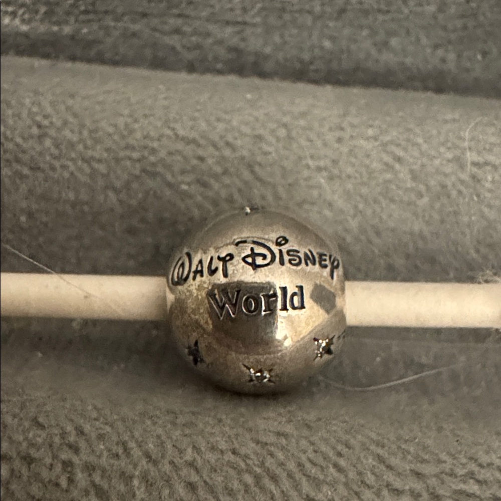 Pandora Disney Parks Exclusive Walt Disney World Charm Silver Csz
NIB Retired - Picture 2 of 6